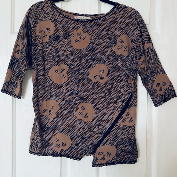 Chelsea & Violet Other - 🖤 🤎 Chelsea & Violet | Skull-Print Zip Top